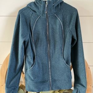 Lululemon sweatshirt. Size 6. Blue